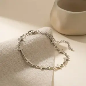 Silver Cross Link Bracelet